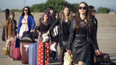 Солдатки, 1 сезон, 1 серия